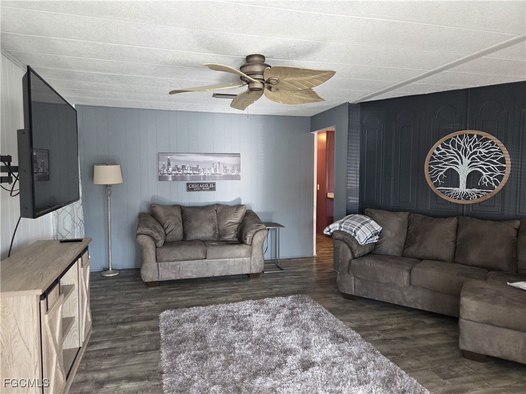 648 Future Drive North Fort Myers FL 33917 2025008520 image10