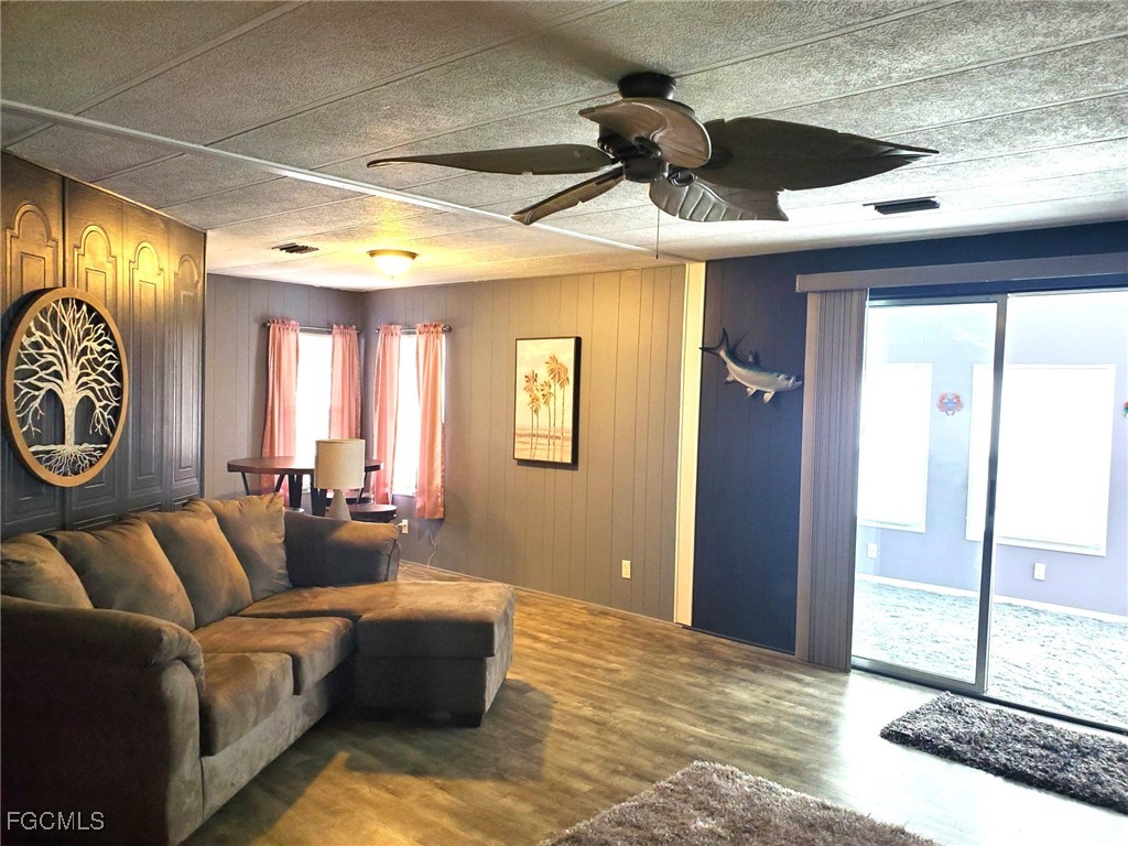 648 Future Drive North Fort Myers FL 33917 2025008520 image12