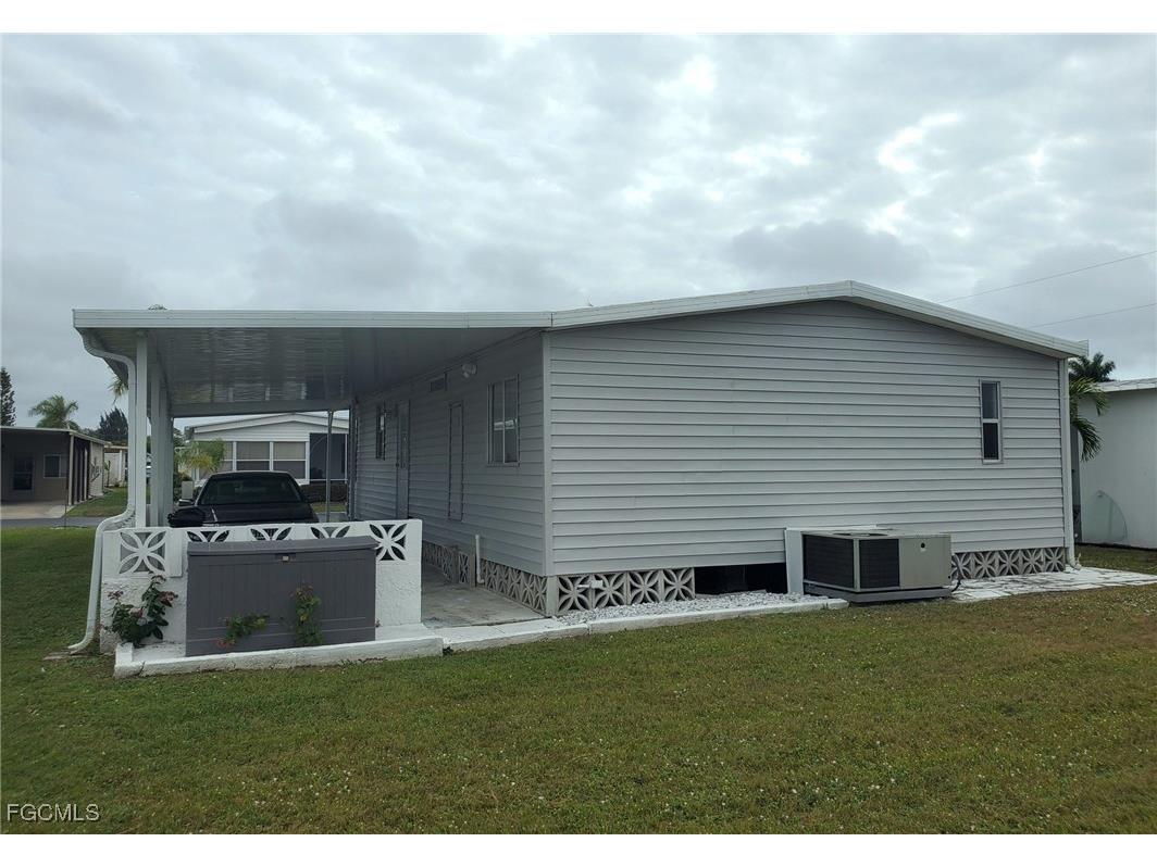 648 Future Drive North Fort Myers FL 33917 2025008520 image26