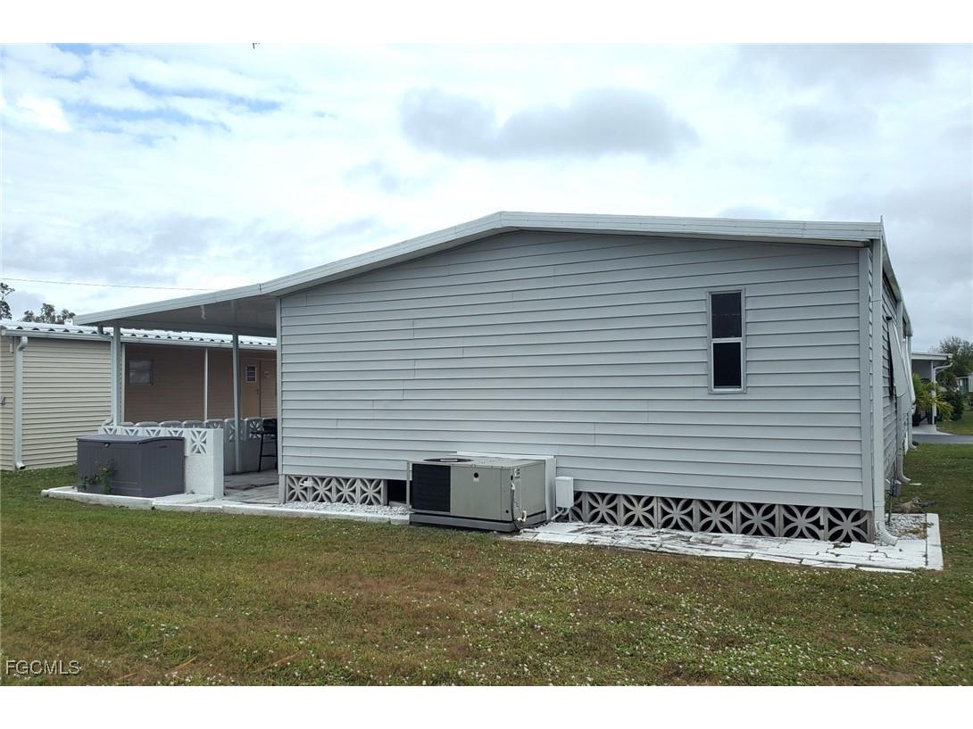 648 Future Drive North Fort Myers FL 33917 2025008520 image28