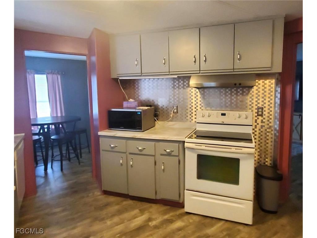 648 Future Drive North Fort Myers FL 33917 2025008520 image4