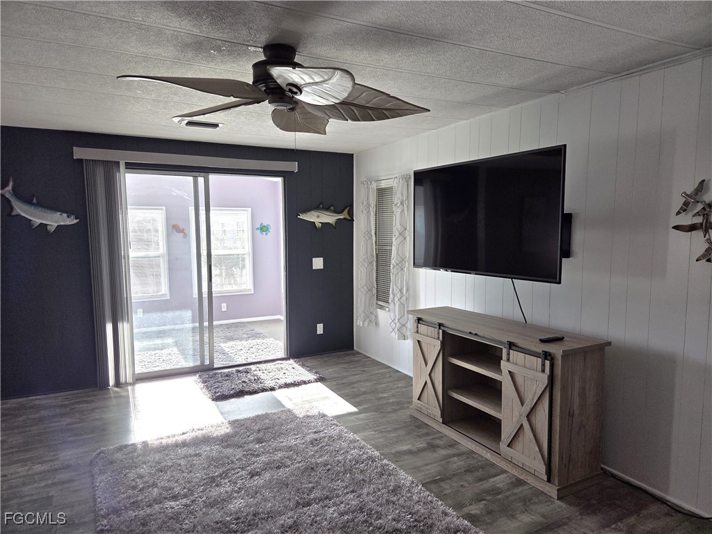 648 Future Drive North Fort Myers FL 33917 2025008520 image8