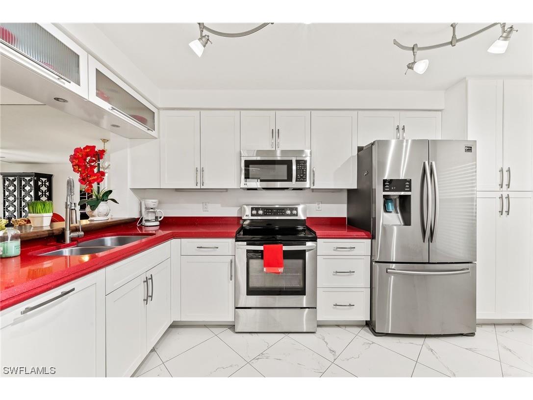 6480 Huntington Lakes Circle #101 Naples FL 34119 223052709 image1