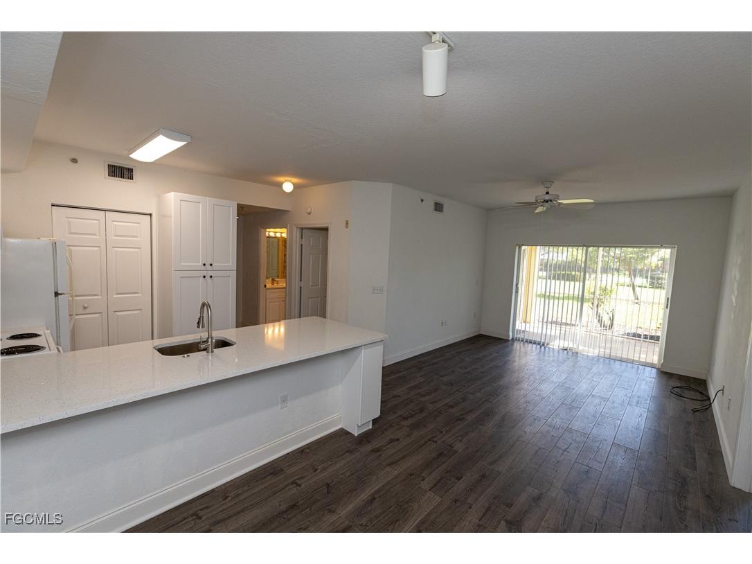 6481 Aragon Way #101 Fort Myers FL 33966 2025014742 image5