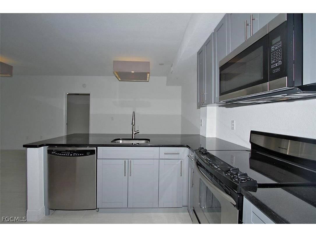 6490 Aragon Way #104 Fort Myers FL 33966 2026009160 image2