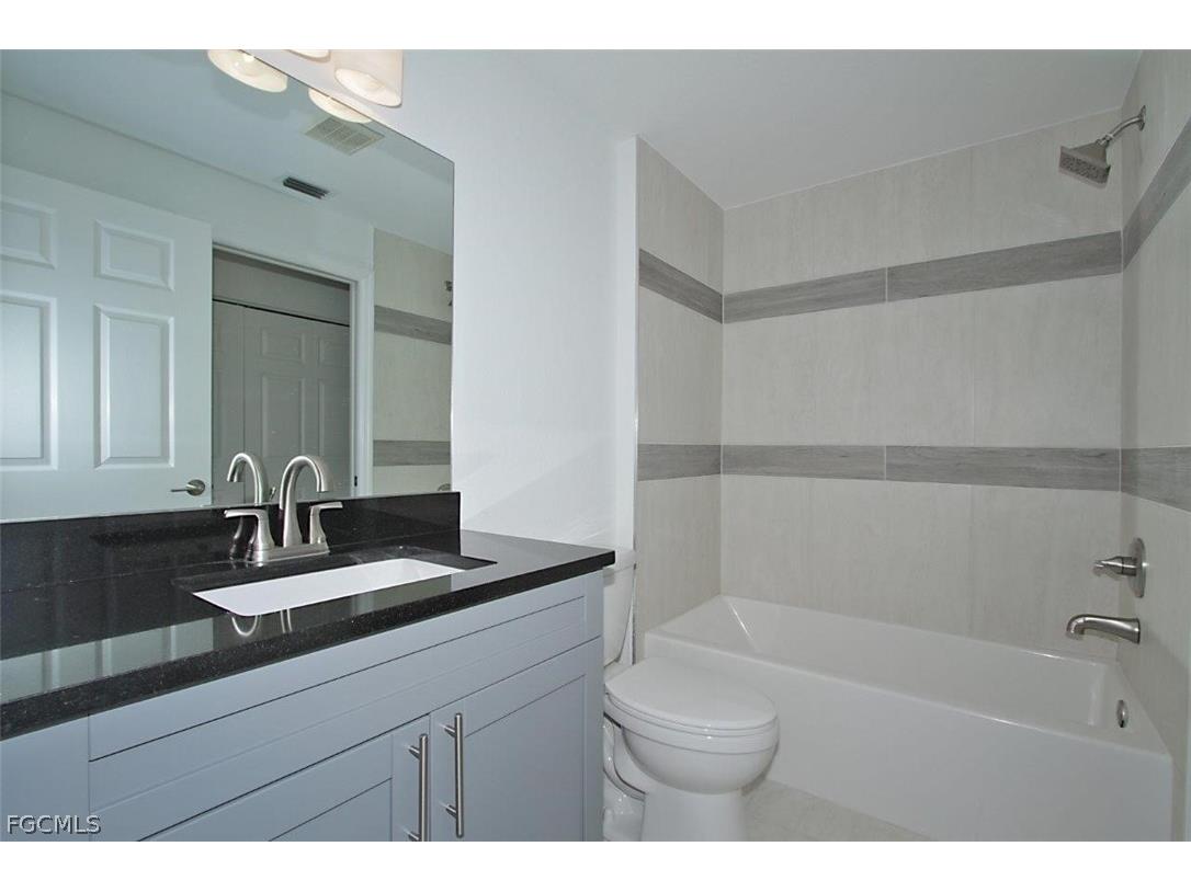 6490 Aragon Way #104 Fort Myers FL 33966 2026009160 image5