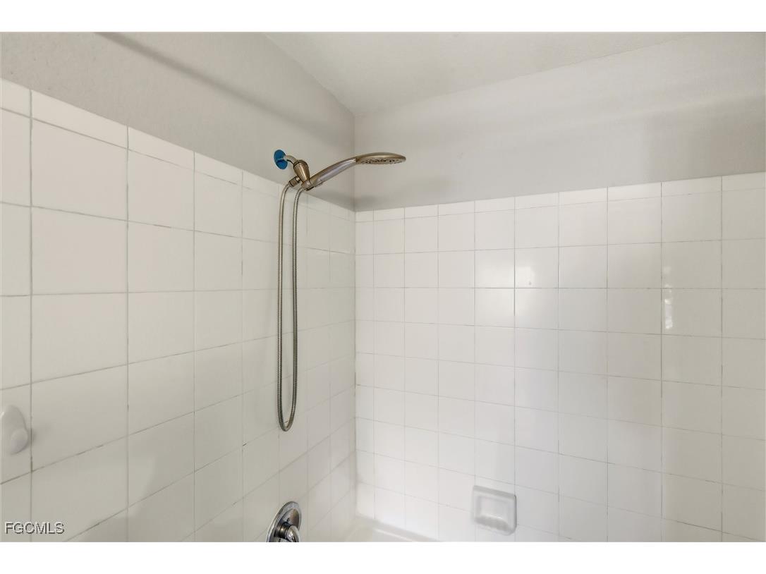 6490 Aragon Way #106 Fort Myers FL 33966 2026004134 image32