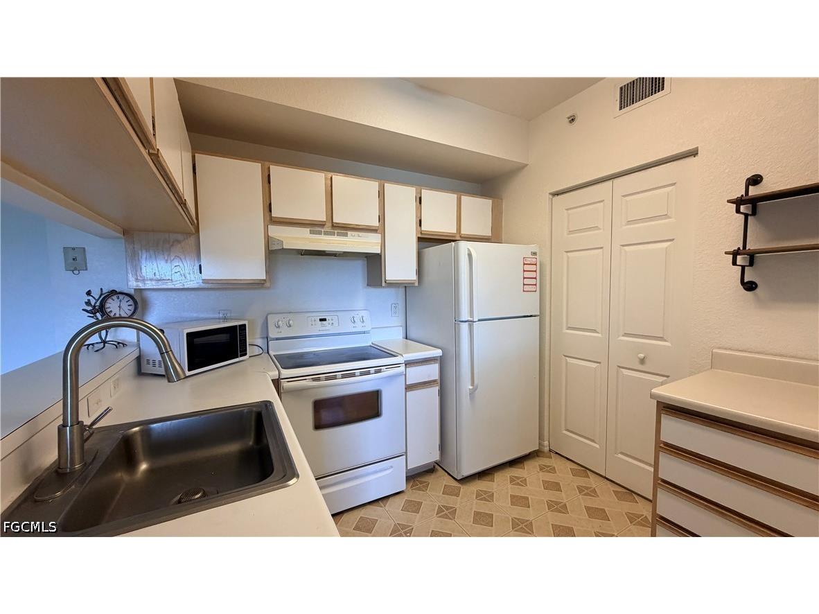 6490 Aragon Way #205 Fort Myers FL 33966 2026016982 image8