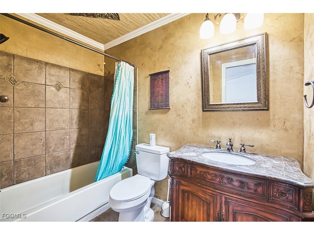 6494 Royal Woods Drive #2 Fort Myers FL 33908 2025007062 image23