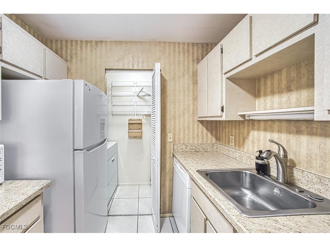 6494 Royal Woods Drive #2 Fort Myers FL 33908 2025007062 image4