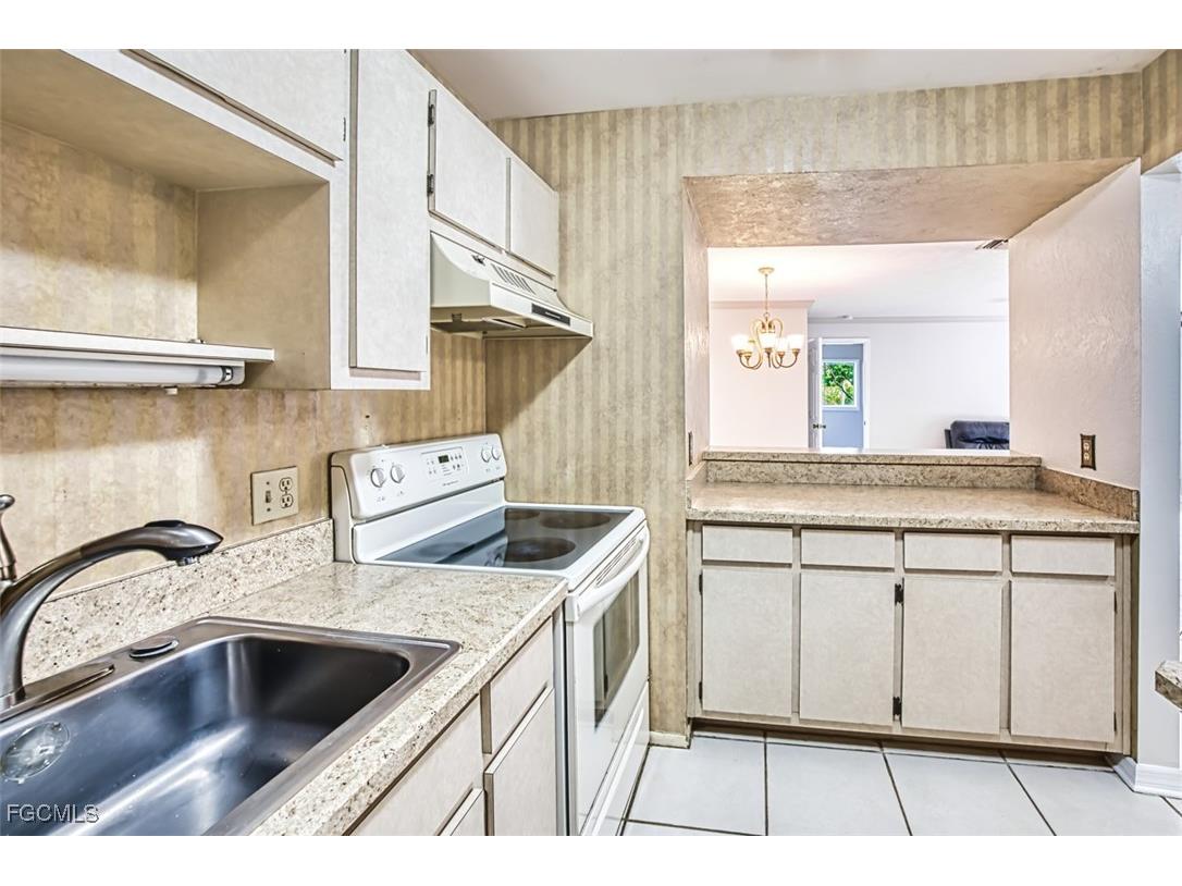 6494 Royal Woods Drive #2 Fort Myers FL 33908 2025007062 image5