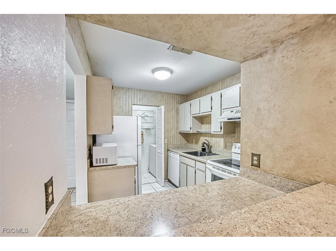 6494 Royal Woods Drive #2 Fort Myers FL 33908 2025007062 image6