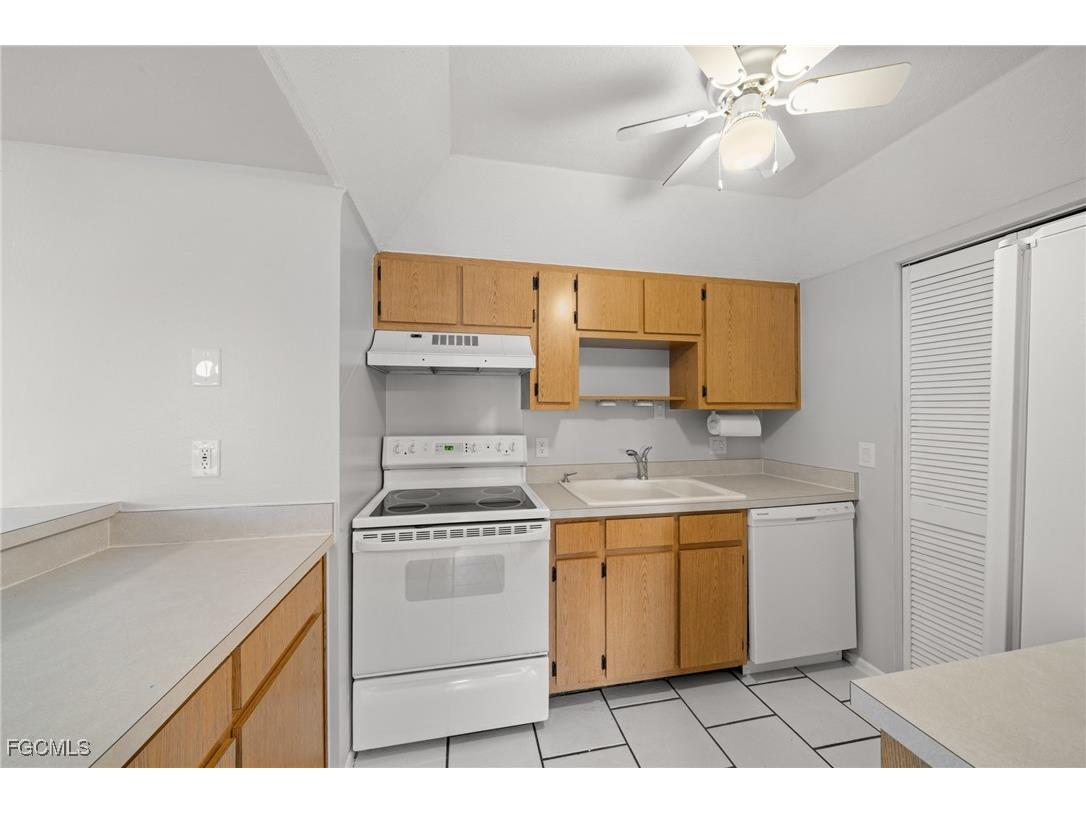 6496 Royal Woods Drive #1 Fort Myers FL 33908 2025005549 image10