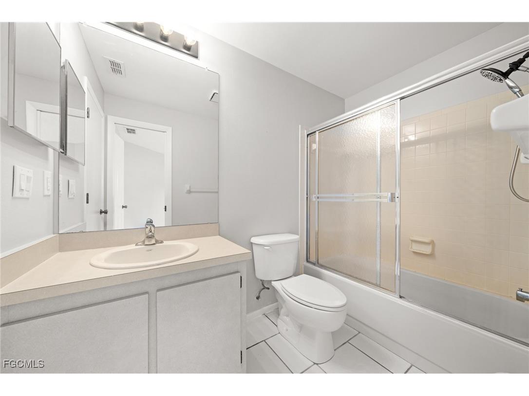 6496 Royal Woods Drive #1 Fort Myers FL 33908 2025005549 image16