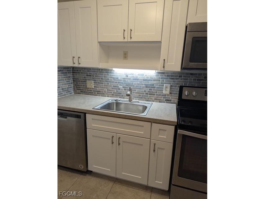 6498 Royal Woods Drive #2 Fort Myers FL 33908 2025000475 image3