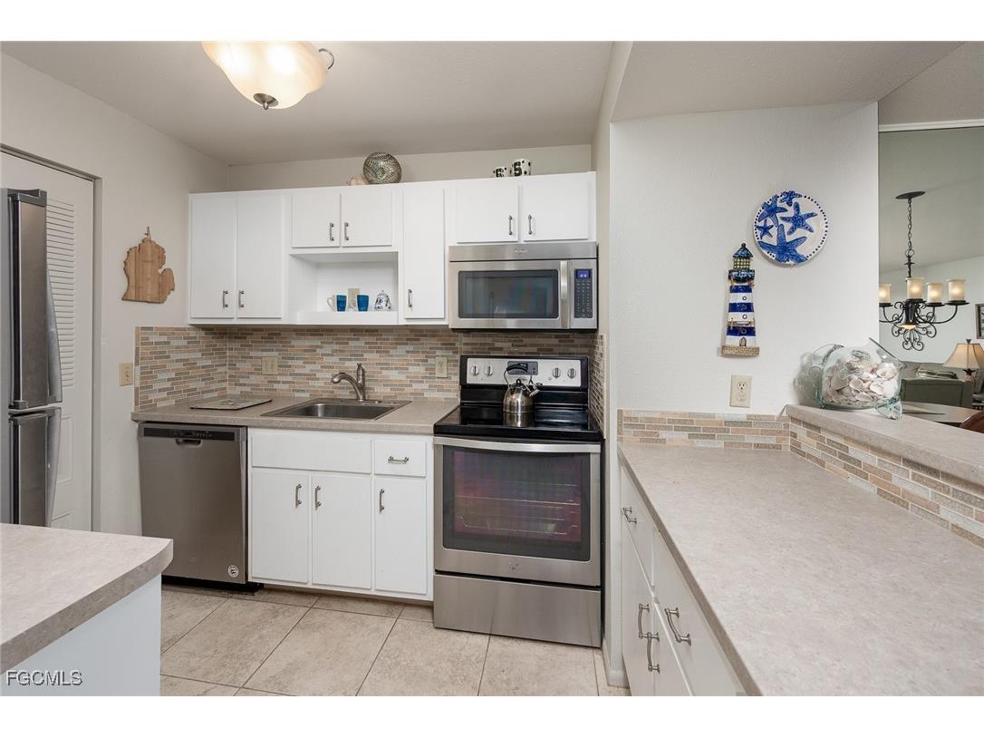 6498 Royal Woods Drive #2 Fort Myers FL 33908 2025000475 image4