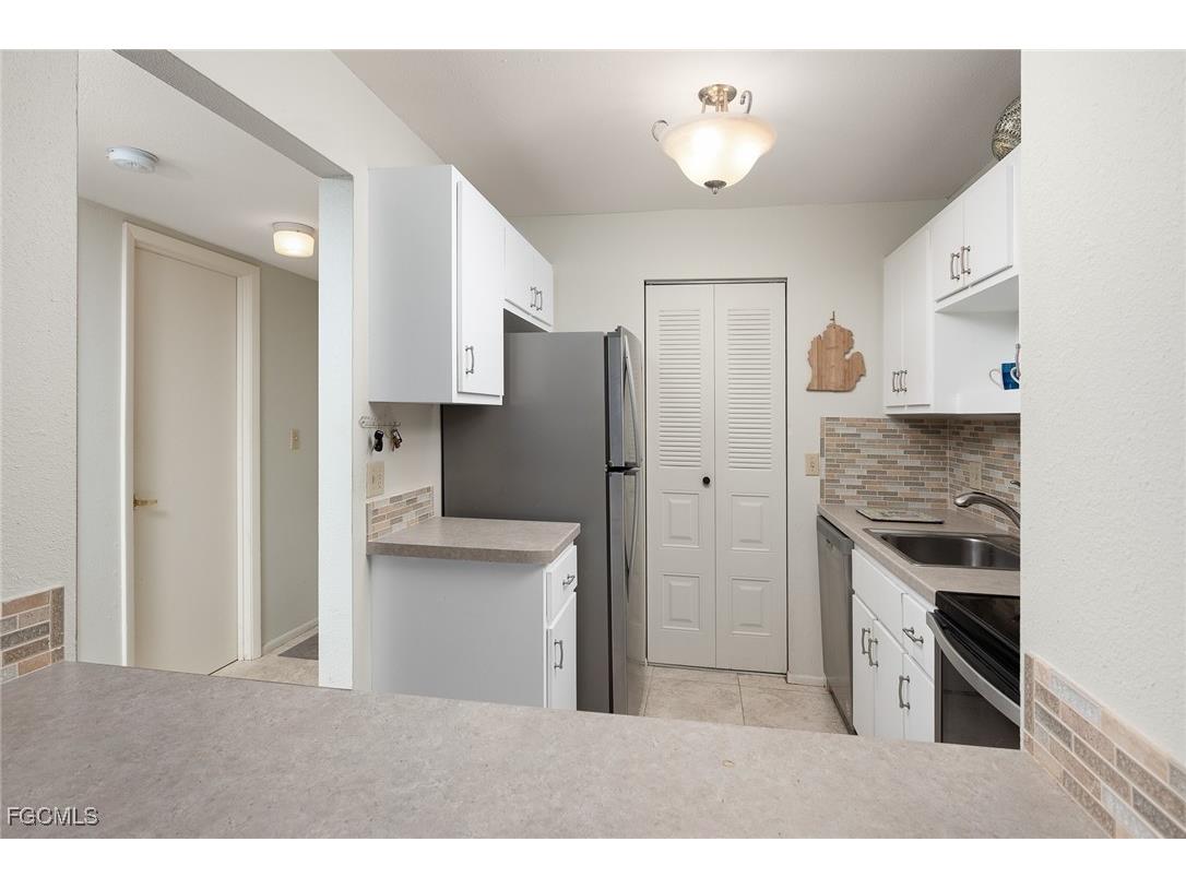 6498 Royal Woods Drive #2 Fort Myers FL 33908 2025000475 image5