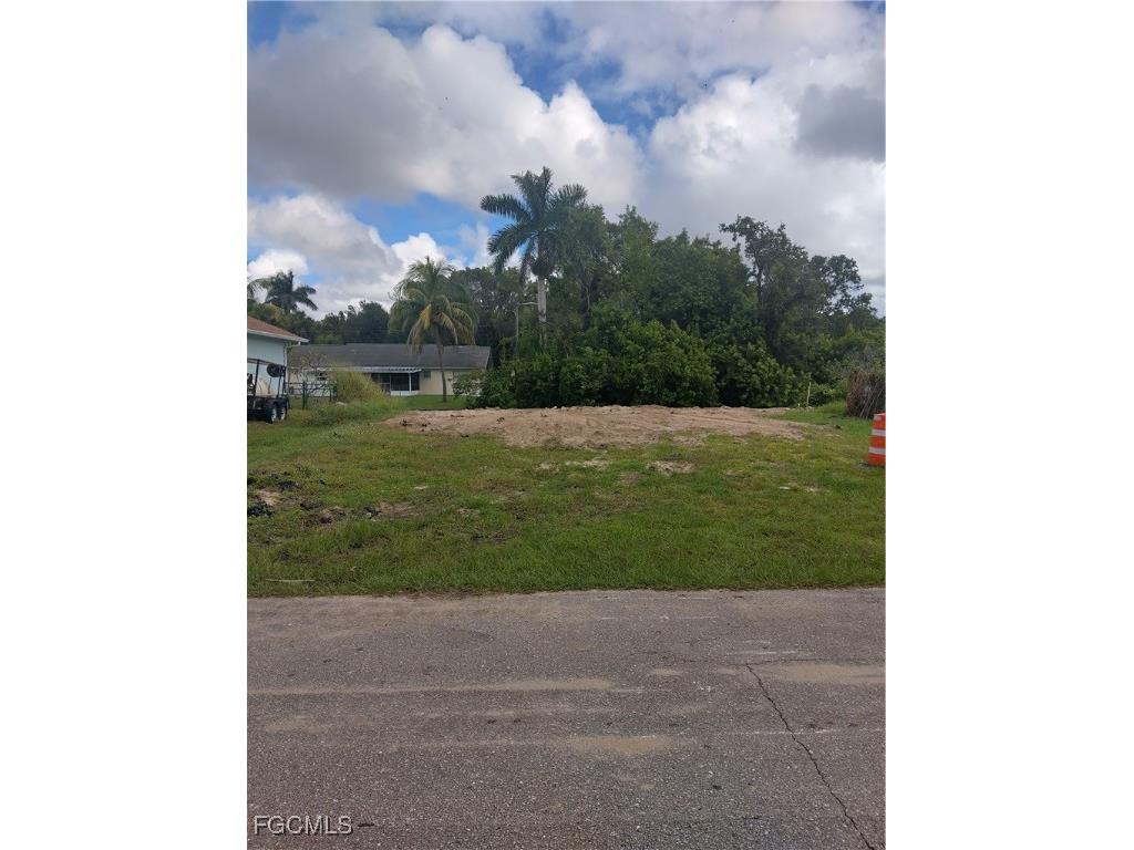 65 Cardinal Drive North Fort Myers FL 33917 2025014243 image2