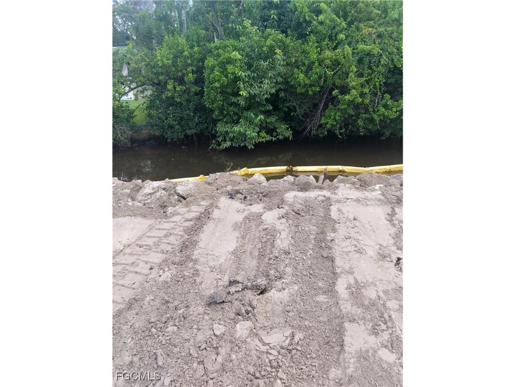 65 Cardinal Drive North Fort Myers FL 33917 2025014243 image3