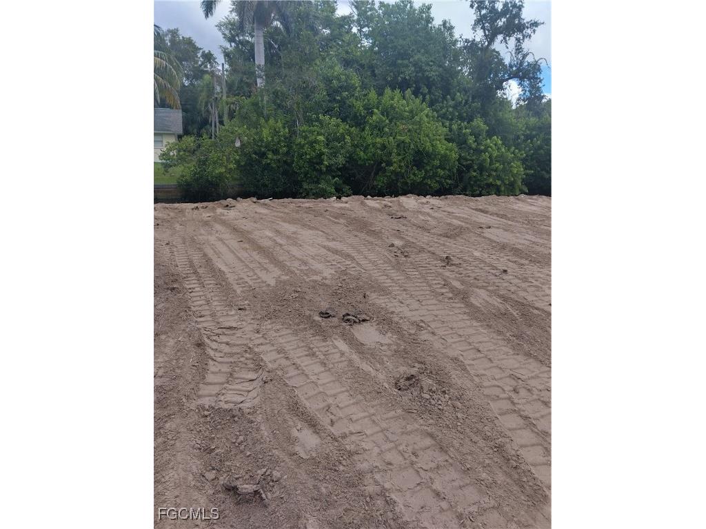 65 Cardinal Drive North Fort Myers FL 33917 2025014243 image4