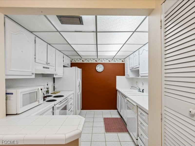 65 Fairbanks Court Fort Myers FL 33919 2026000694 image4