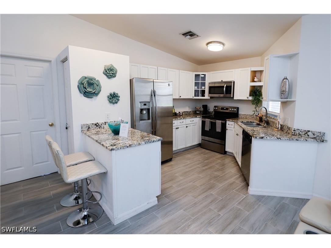 650 103rd Avenue N Naples FL 34108 226018438 image4