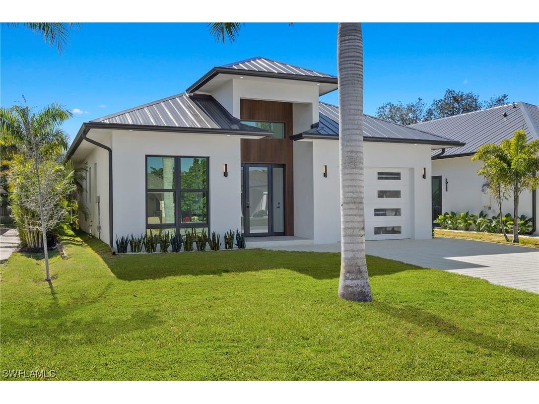 650 105th Avenue N Naples FL 34108 224013504 image1