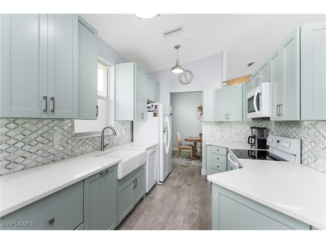 650 Lalique Circle #308 Naples FL 34119 225076788 image2