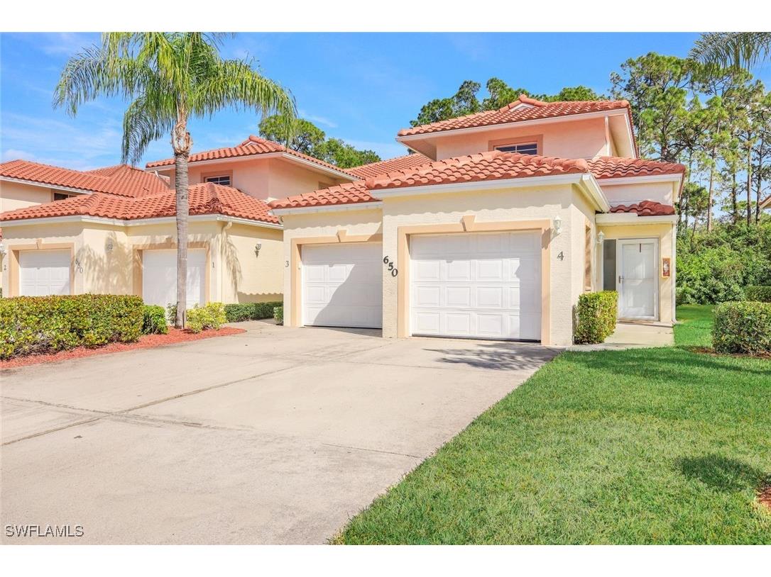 650 Luisa Lane #4 Naples FL 34104 226001391 image1