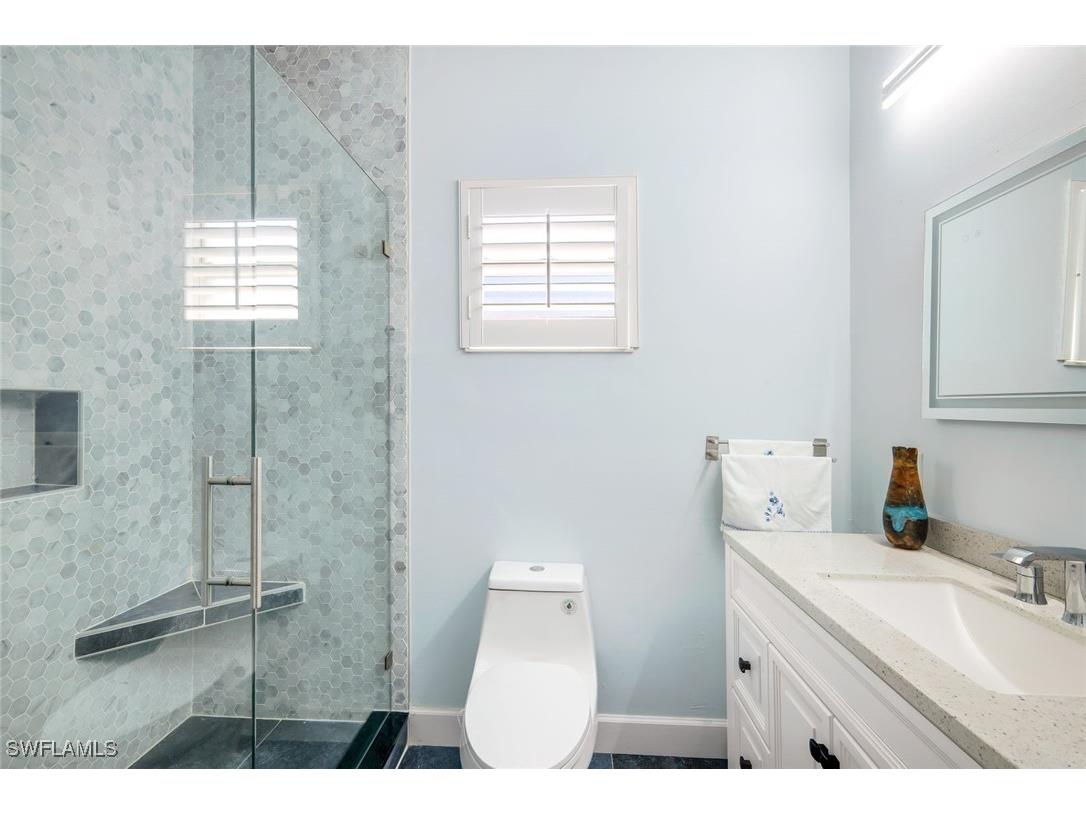 650 Luisa Lane #4 Naples FL 34104 226001391 image16