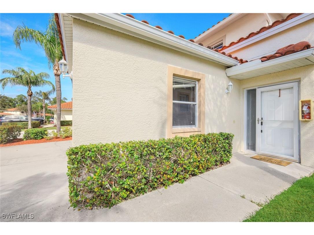 650 Luisa Lane #4 Naples FL 34104 226001391 image2