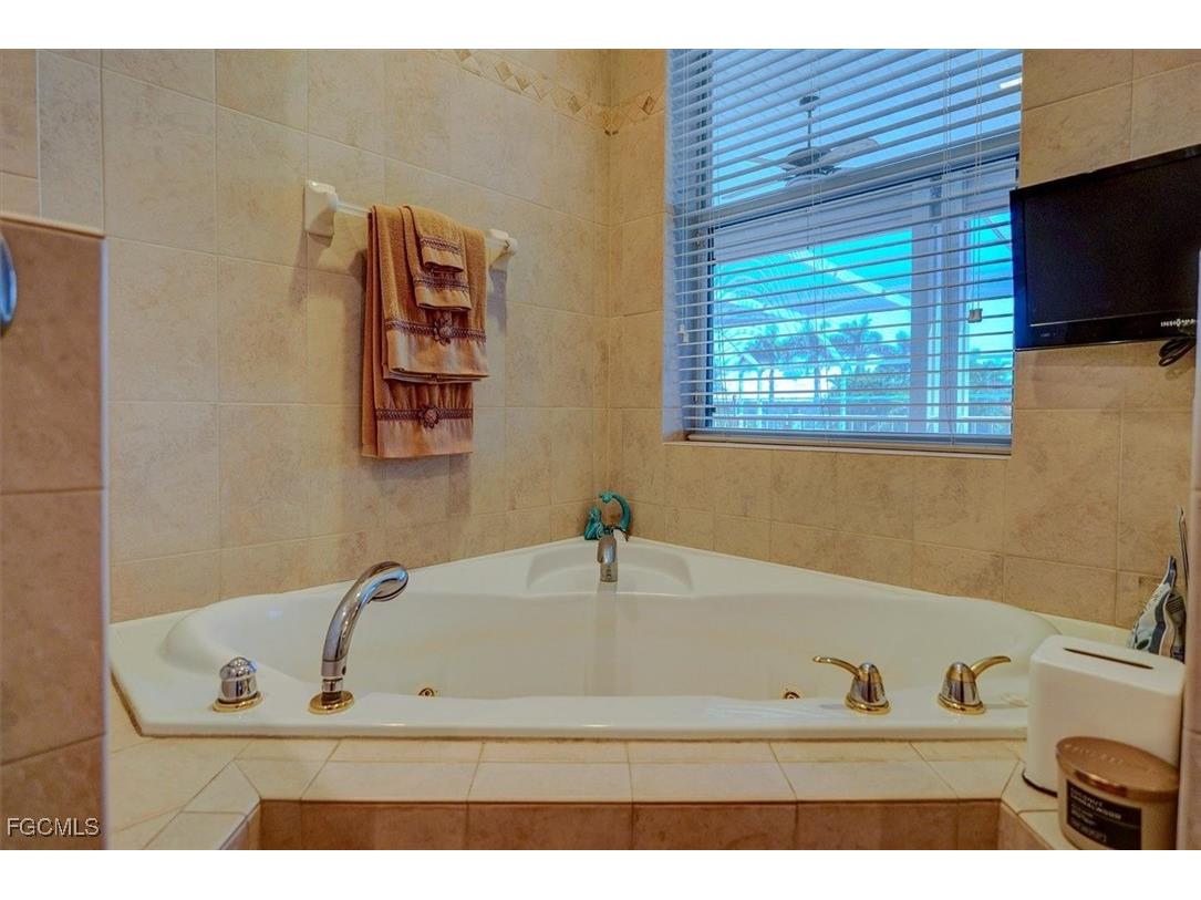 6501 Jacobs Drive Fort Myers FL 33908 2025018230 image27