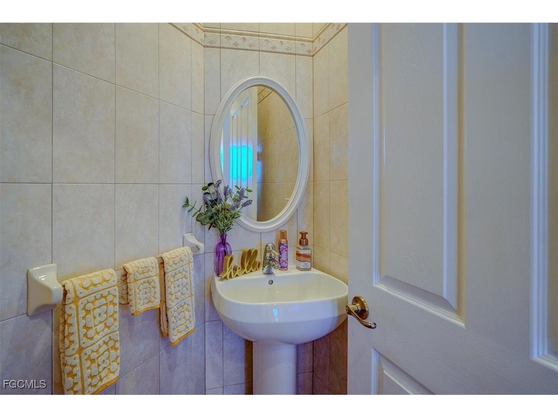 6501 Jacobs Drive Fort Myers FL 33908 2025018230 image44