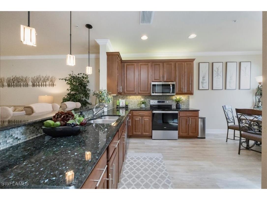 6502 Monterey Point #202 Naples FL 34105 225081732 image12