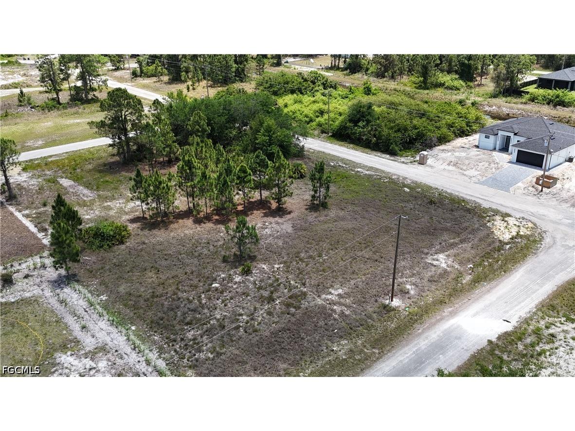 651 Crossarm Avenue S Lehigh Acres FL 33974 2026018513 image2