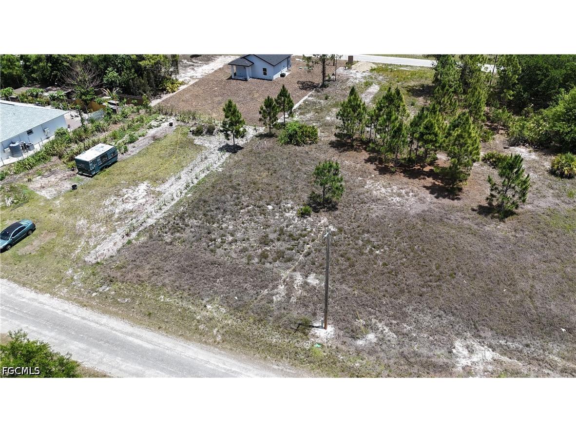 651 Crossarm Avenue S Lehigh Acres FL 33974 2026018513 image3