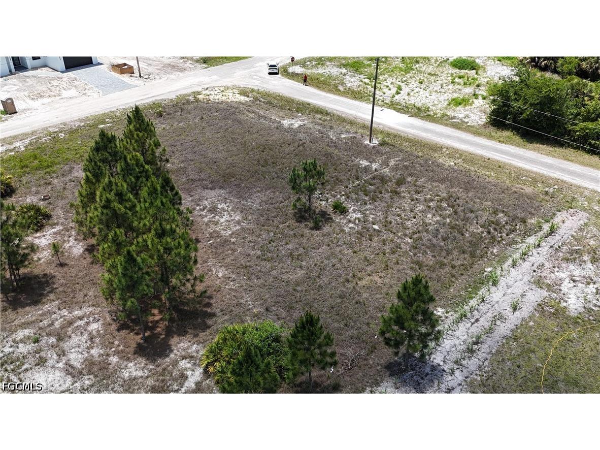 651 Crossarm Avenue S Lehigh Acres FL 33974 2026018513 image5