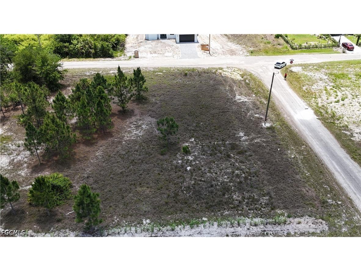 651 Crossarm Avenue S Lehigh Acres FL 33974 2026018513 image6
