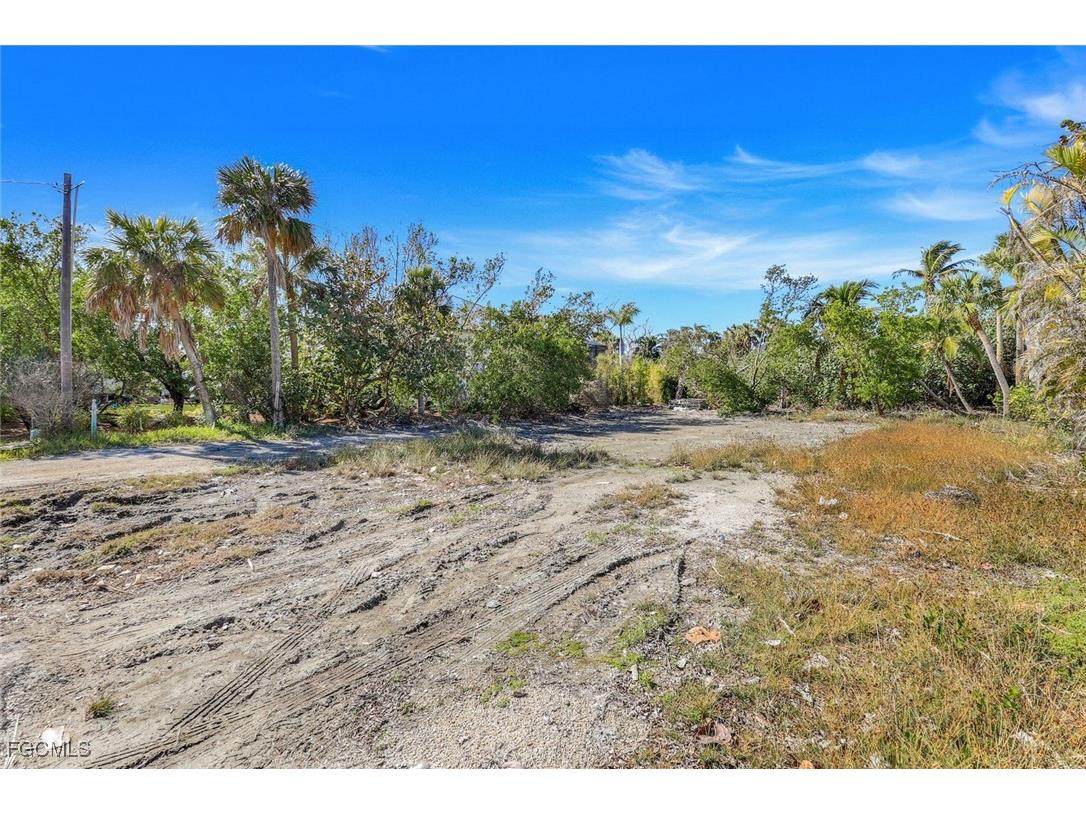 651 Donax Street Sanibel FL 33957 2025024787 image11