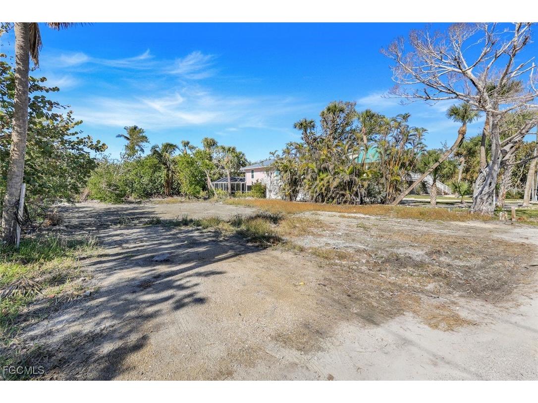 651 Donax Street Sanibel FL 33957 2025024787 image5