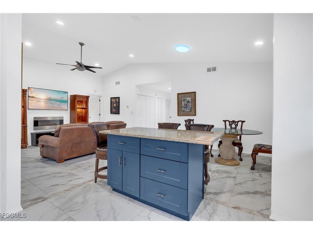 6511 Royal Woods Drive Fort Myers FL 33908 2026001815 image13