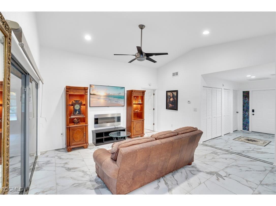 6511 Royal Woods Drive Fort Myers FL 33908 2026001815 image15