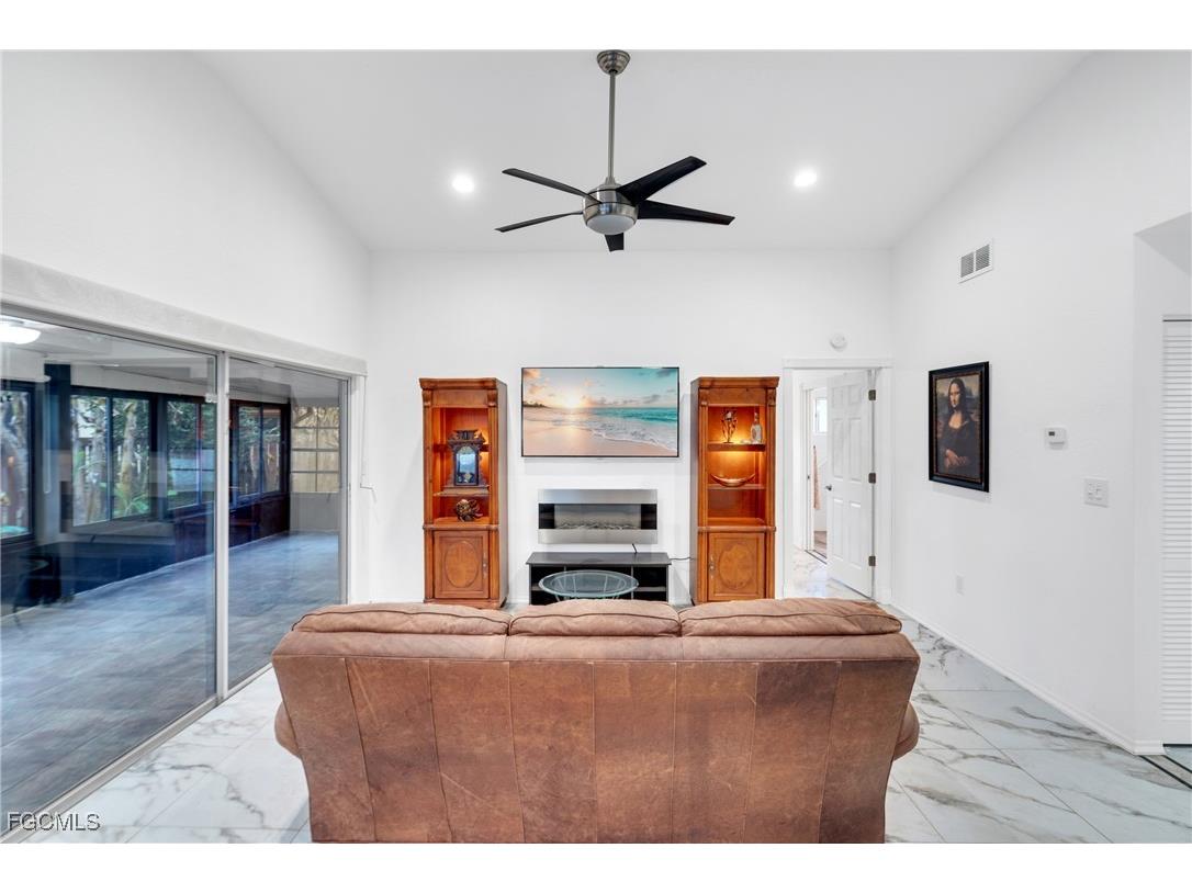 6511 Royal Woods Drive Fort Myers FL 33908 2026001815 image16