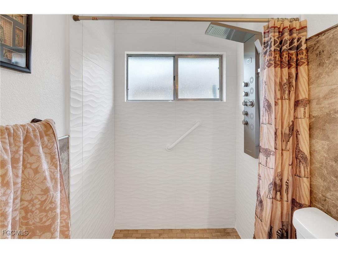 6511 Royal Woods Drive Fort Myers FL 33908 2026001815 image27