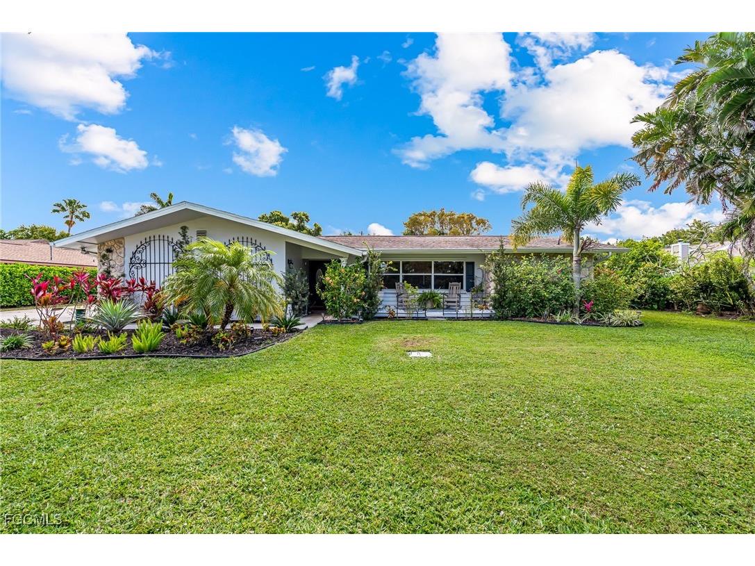 6519 E Town And River Road Fort Myers FL 33919 2025023948 image1