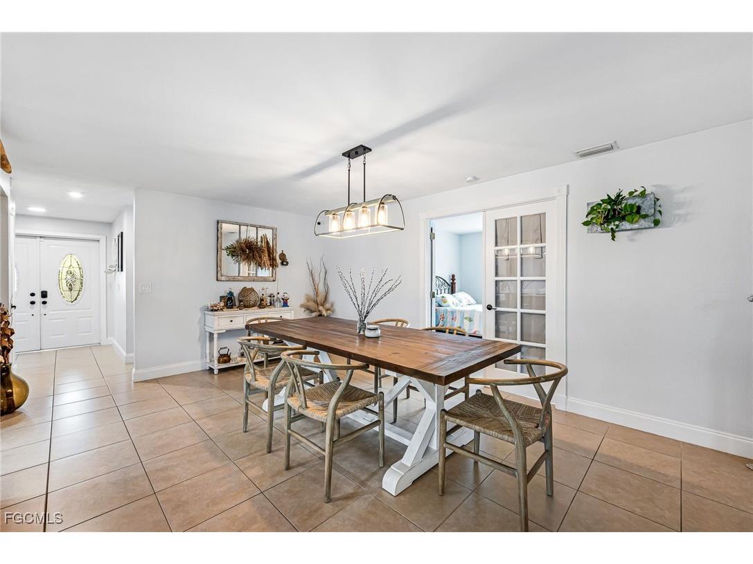 6519 E Town And River Road Fort Myers FL 33919 2025023948 image10