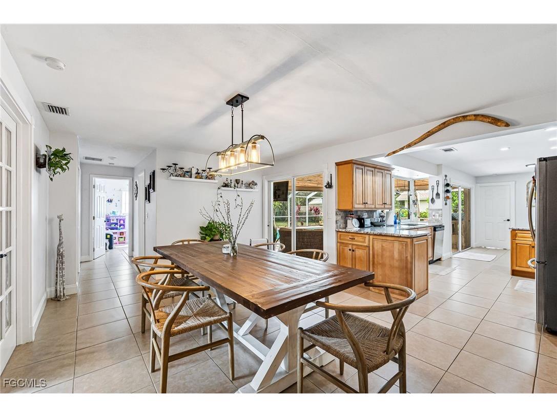 6519 E Town And River Road Fort Myers FL 33919 2025023948 image12