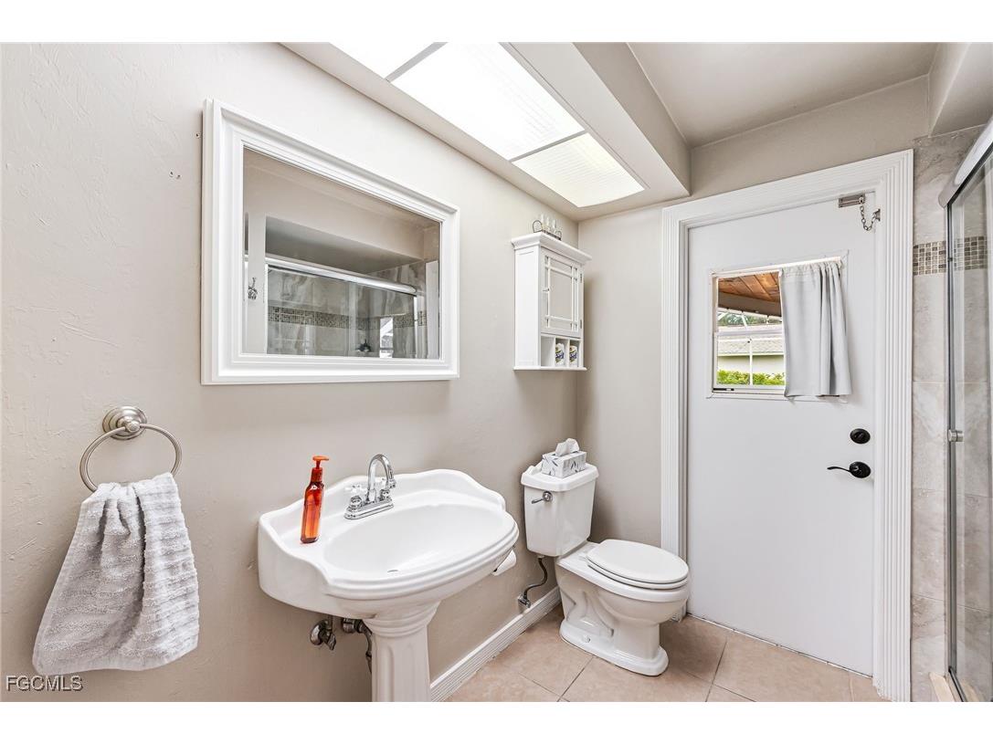 6519 E Town And River Road Fort Myers FL 33919 2025023948 image21