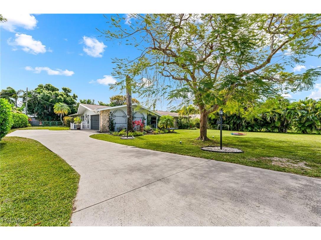 6519 E Town And River Road Fort Myers FL 33919 2025023948 image3