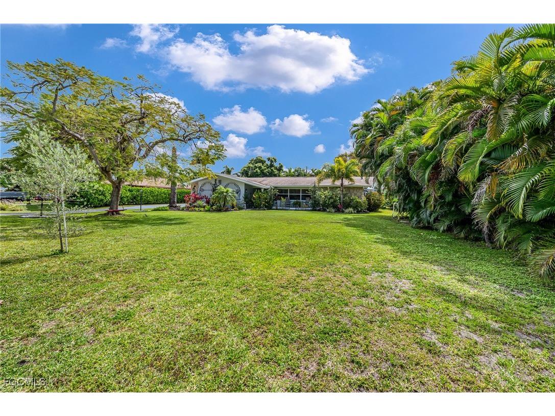 6519 E Town And River Road Fort Myers FL 33919 2025023948 image4